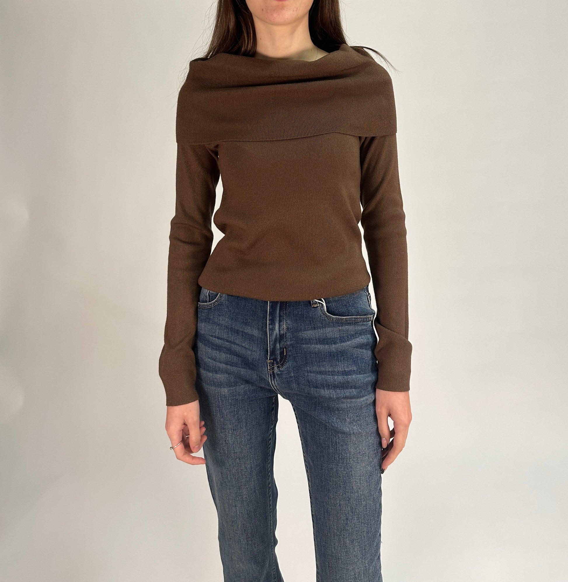 Maglia a Spalla Scoperta