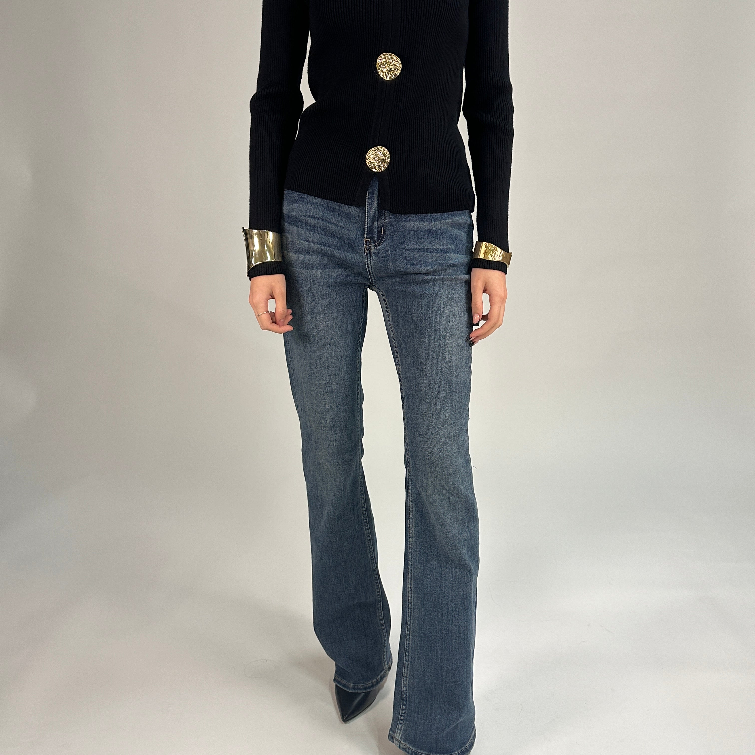 Cardigan a Costine con Maxi Bottoni