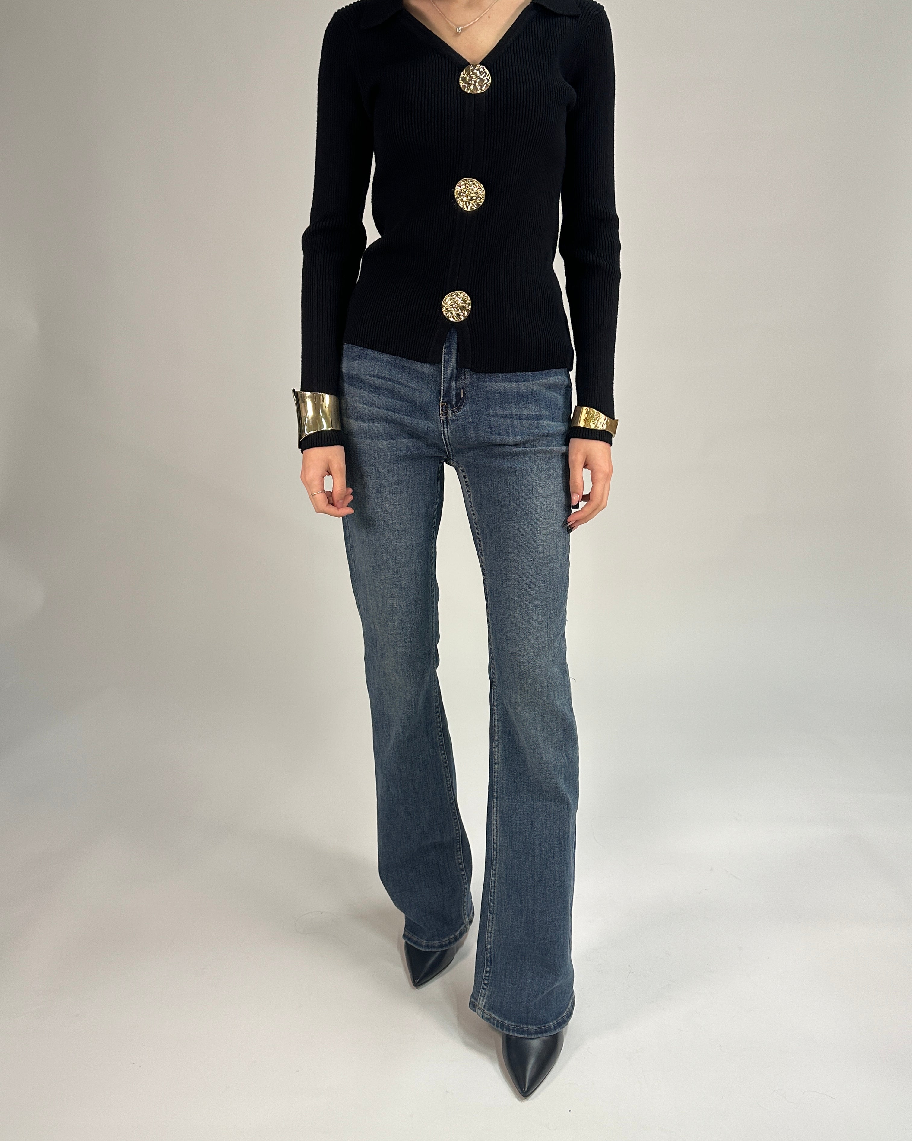 Cardigan a Costine con Maxi Bottoni