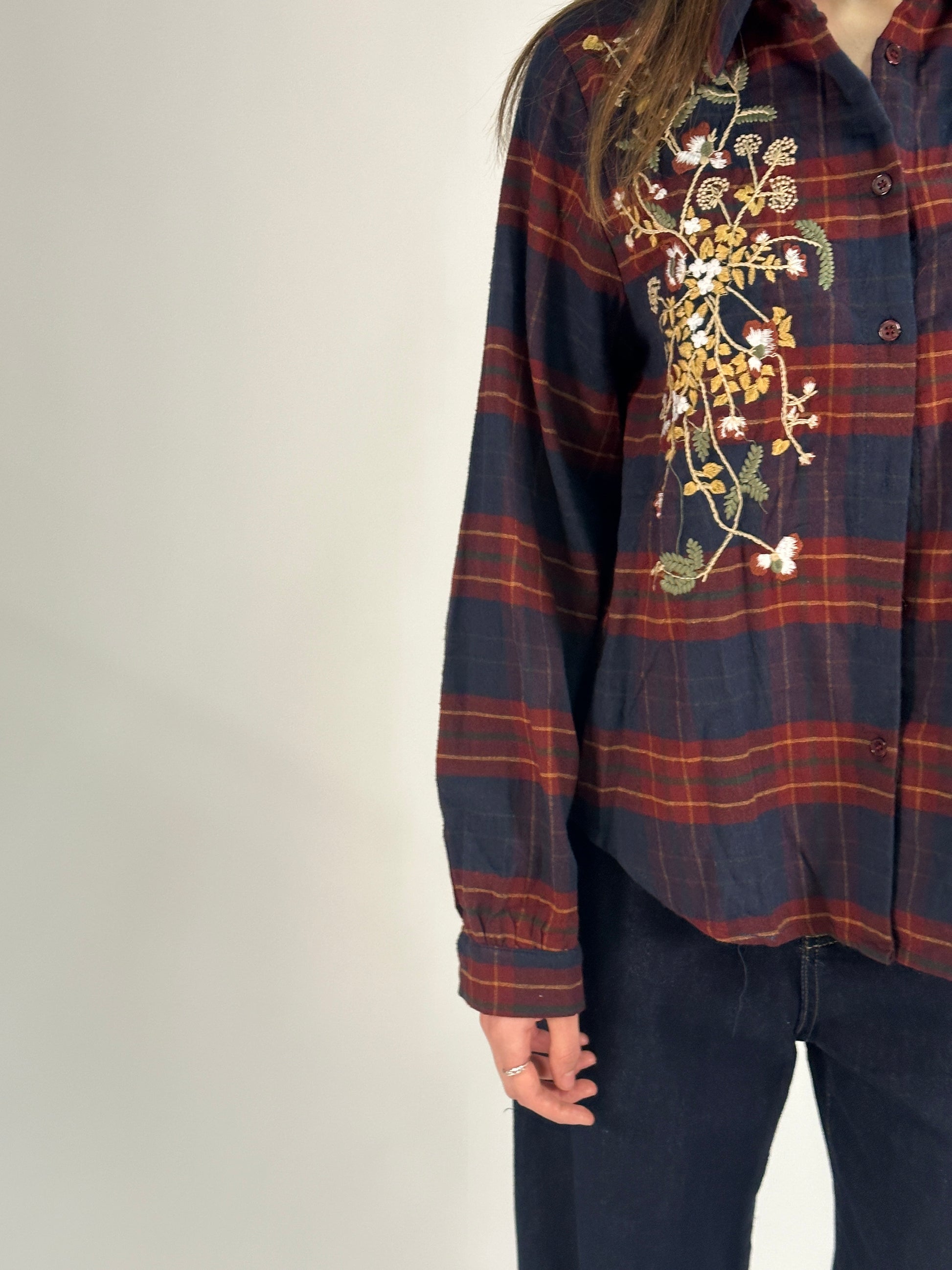 Camicia a Quadri con Ricami Floreali