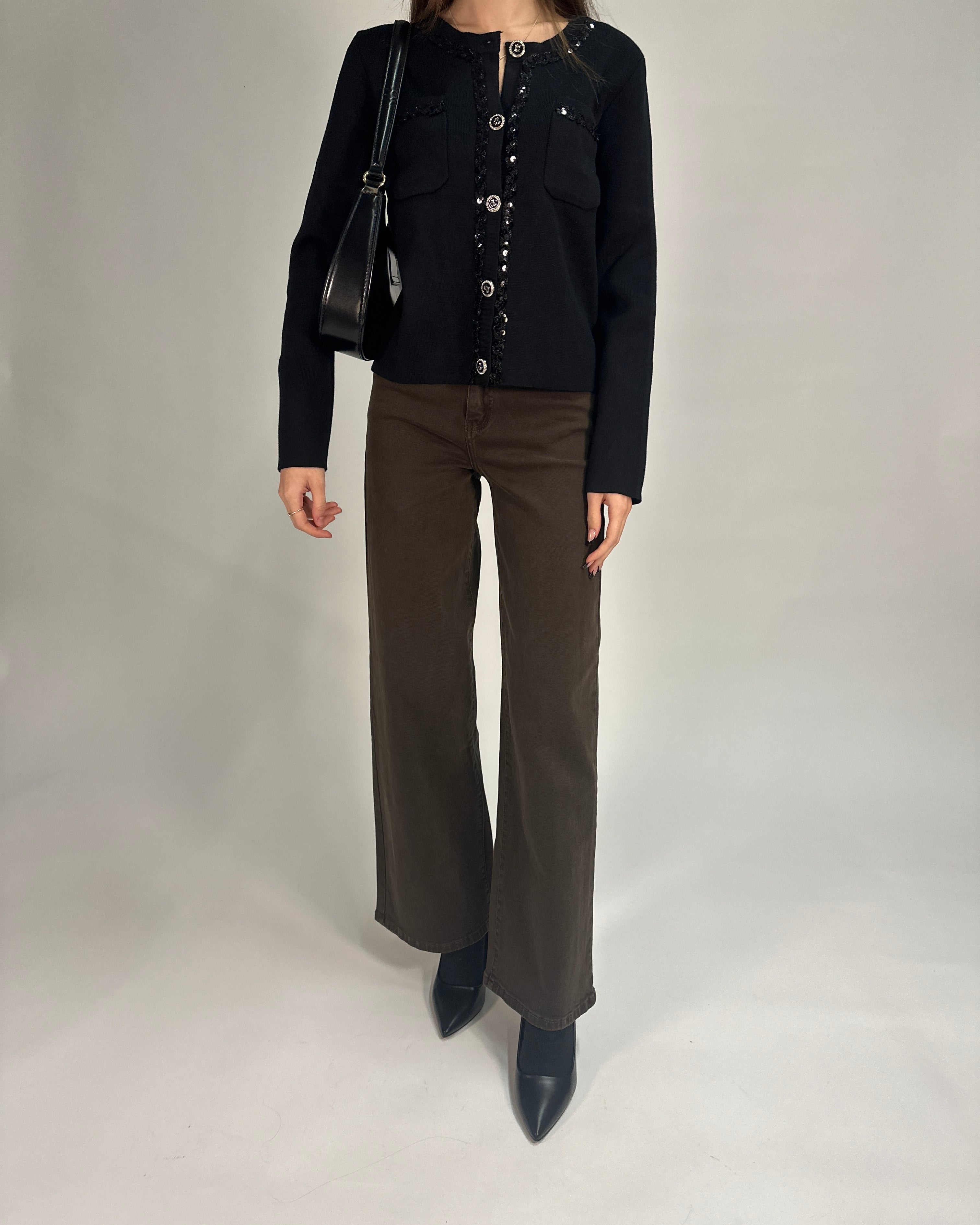 Cardigan Nero con Dettagli in Paillettes e Tasche