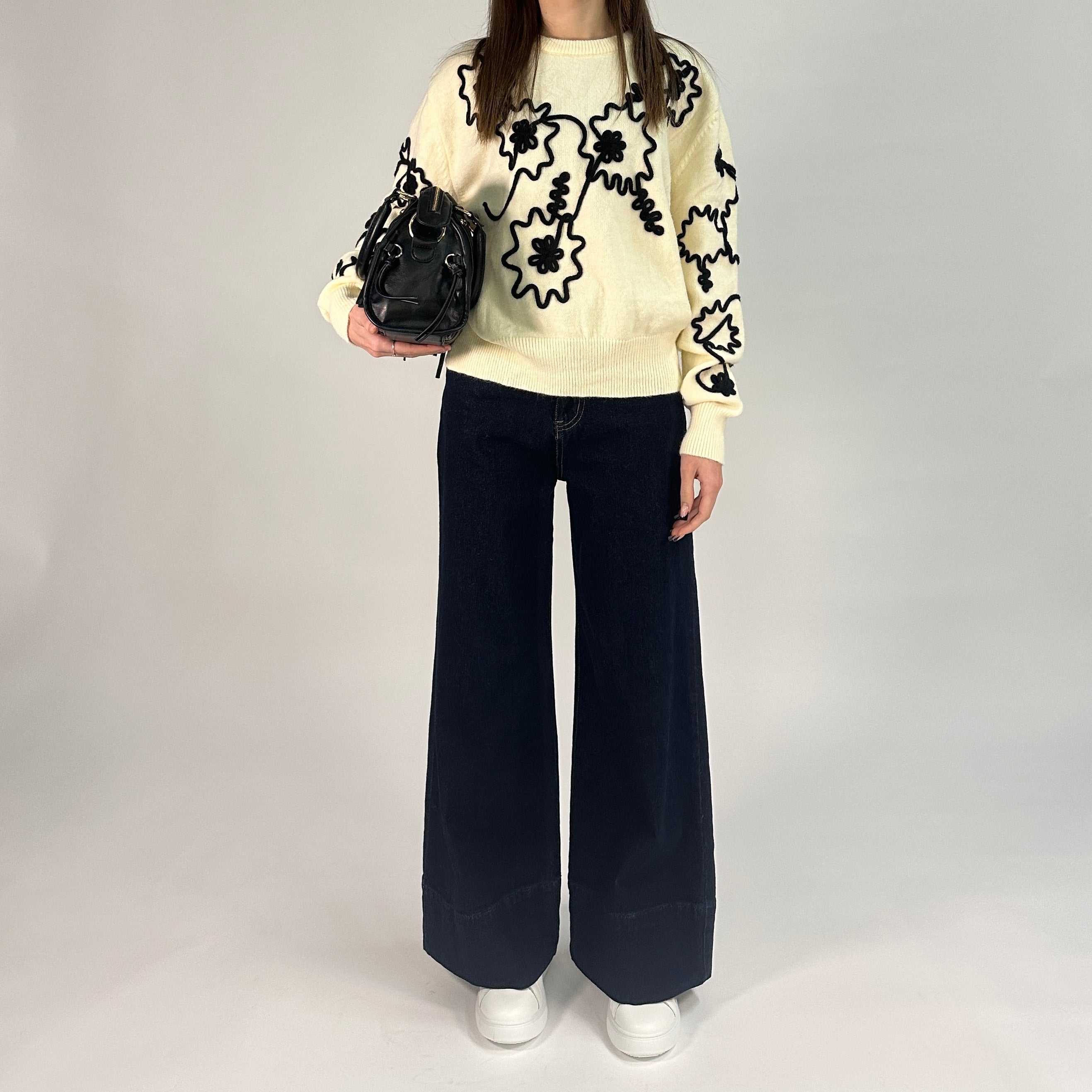 Maglione Ricamato in Rilievo