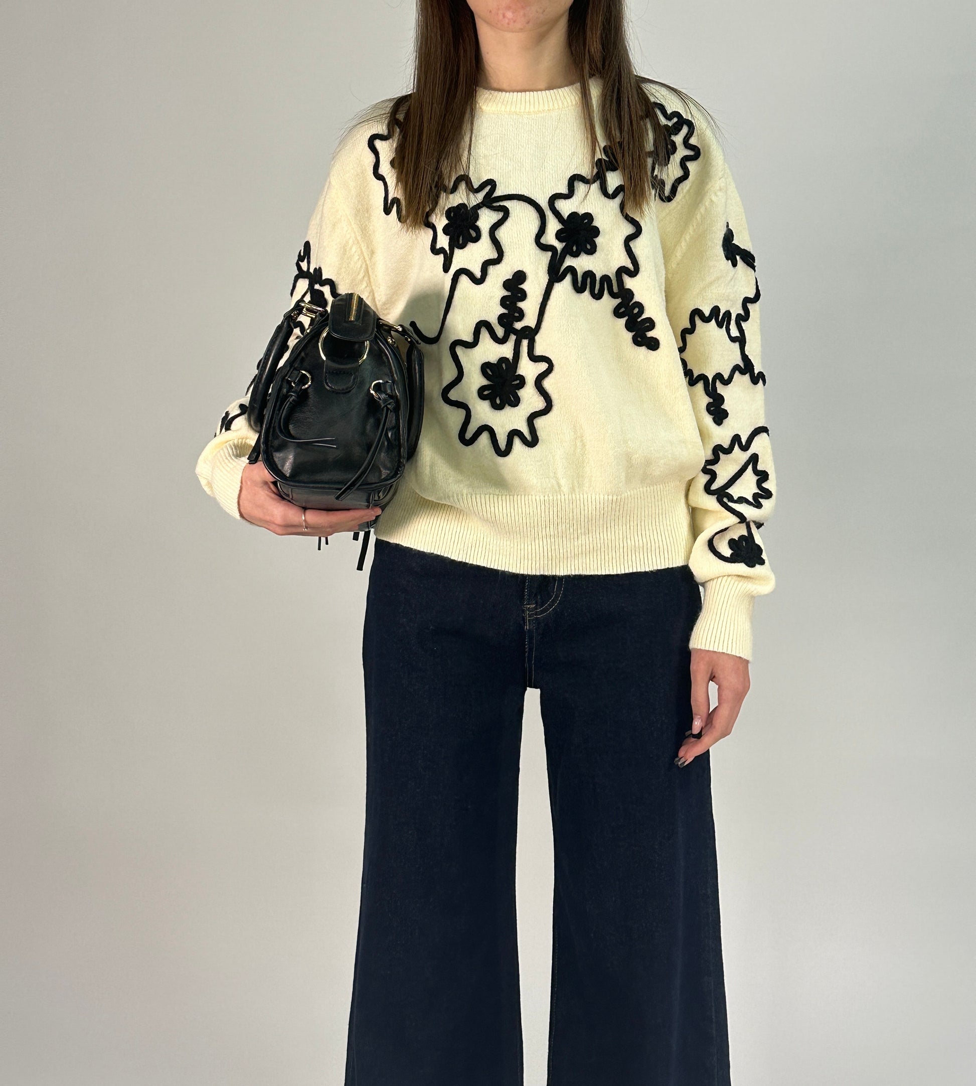 Maglione Ricamato in Rilievo