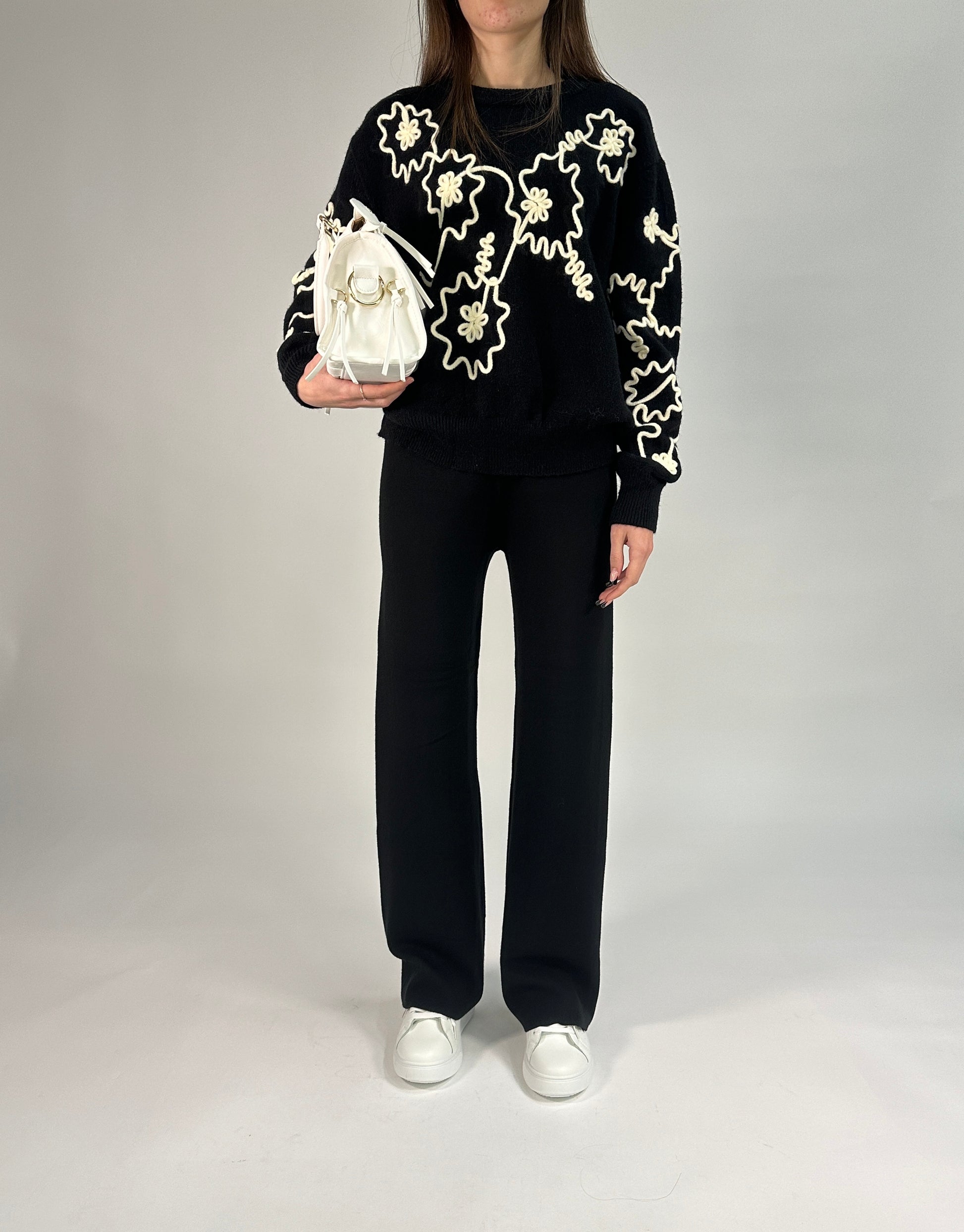 Maglione Ricamato in Rilievo