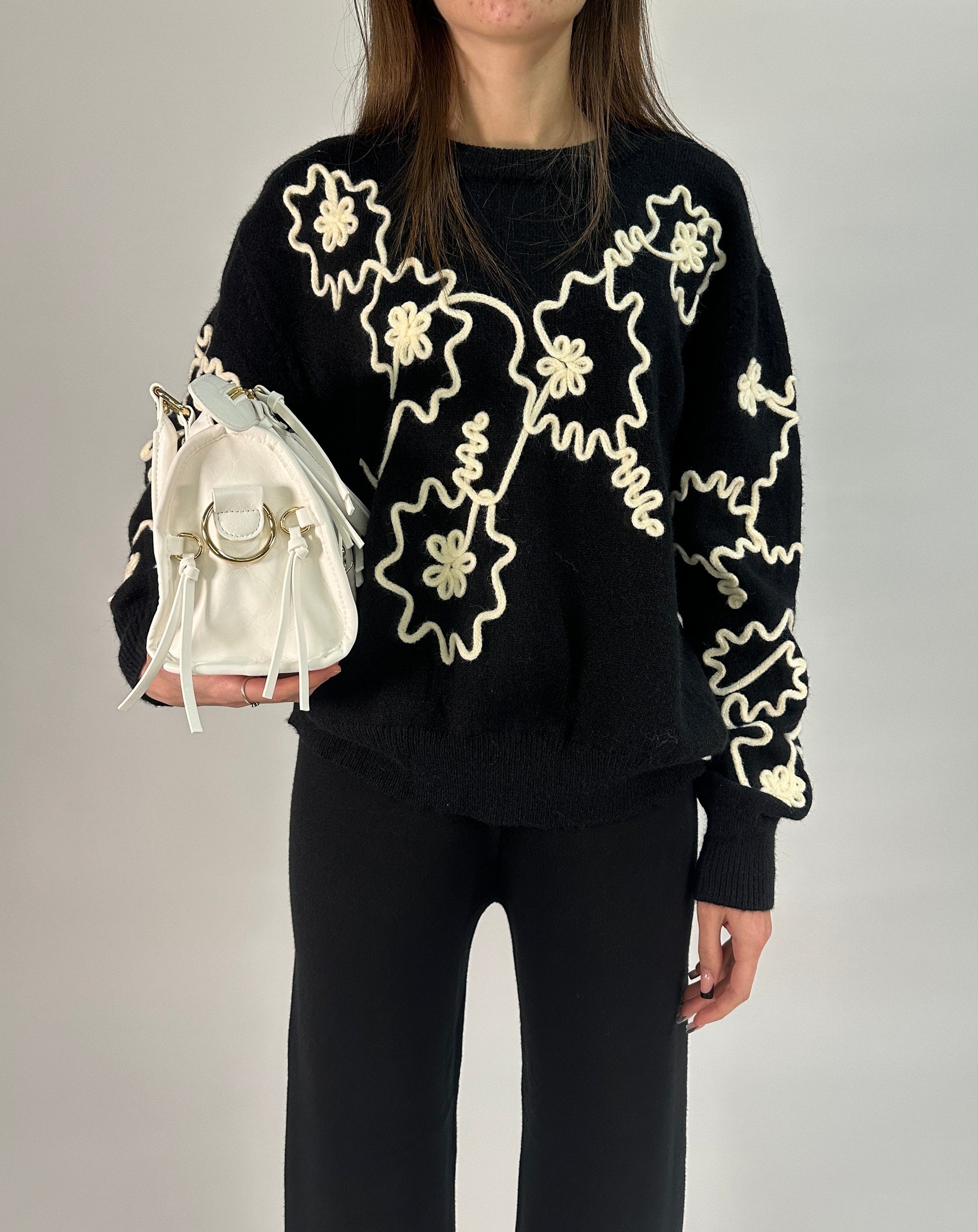 Maglione Ricamato in Rilievo