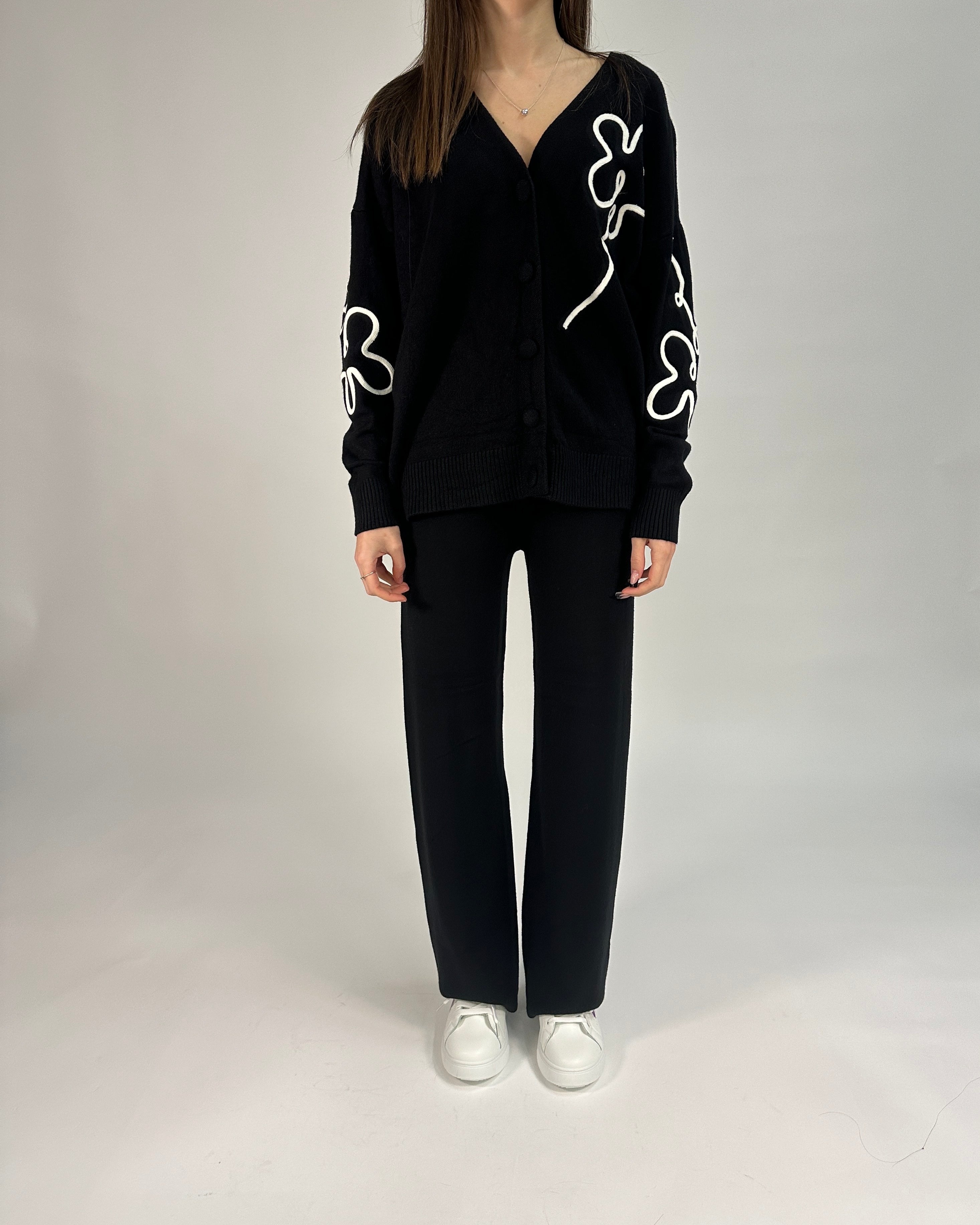 Cardigan con Ricamo a Contrasto