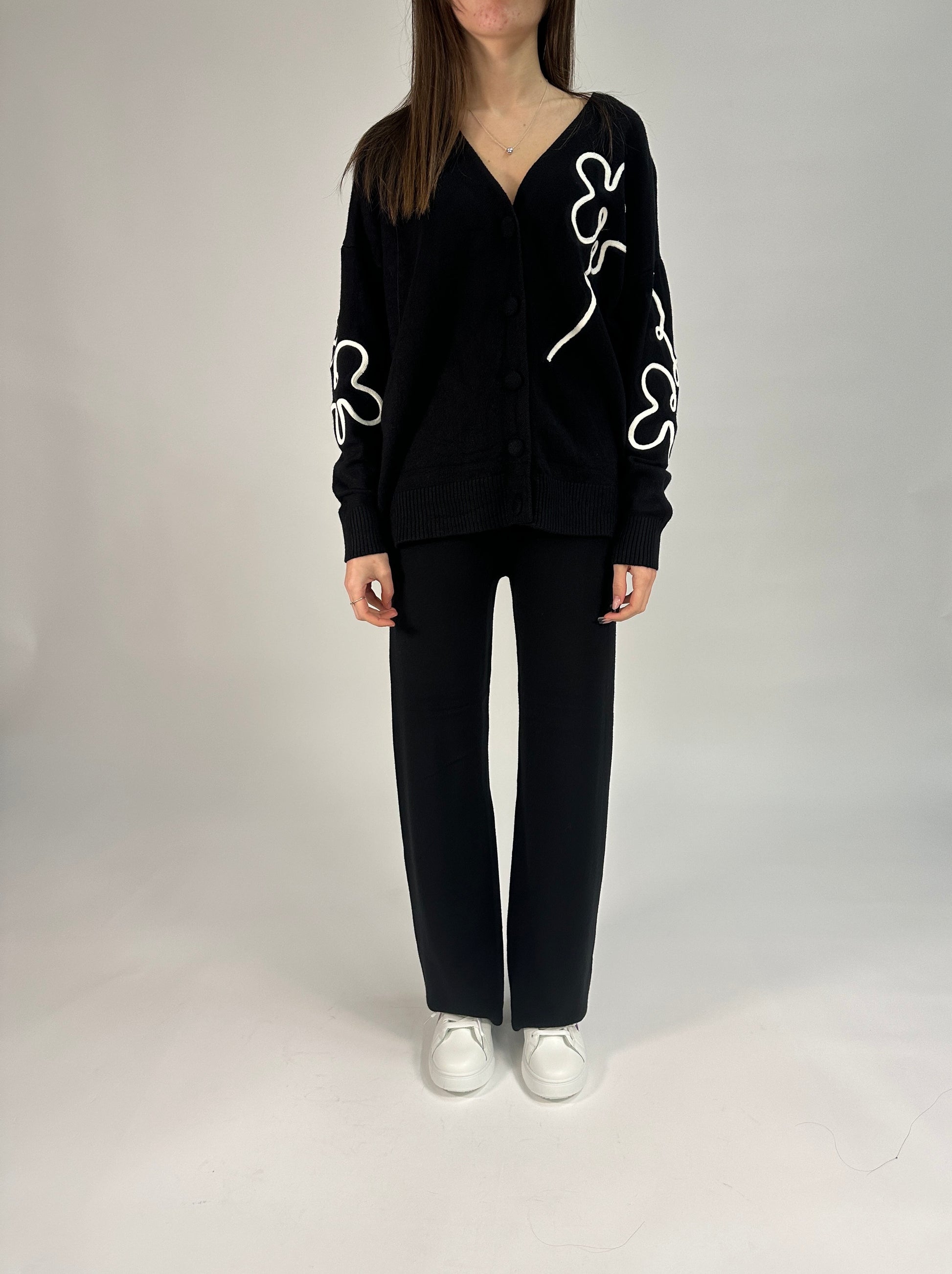 Cardigan con Ricamo a Contrasto