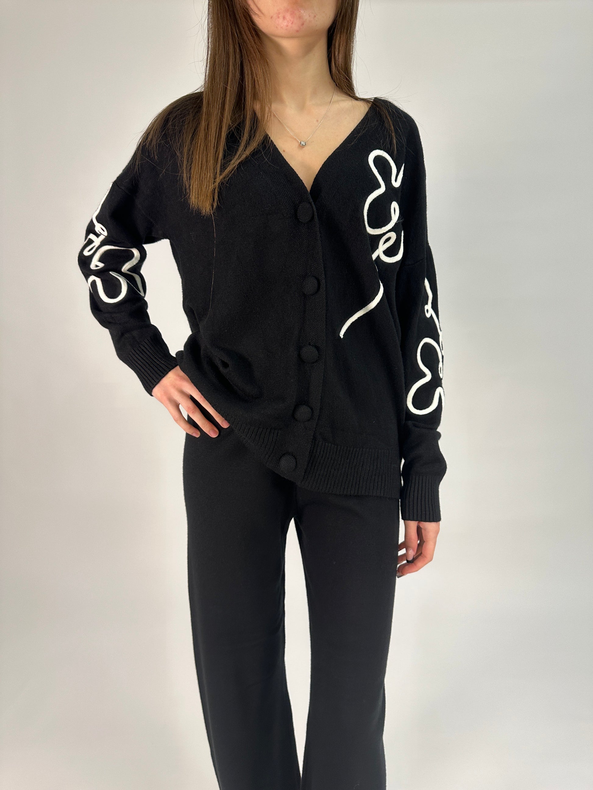 Cardigan con Ricamo a Contrasto