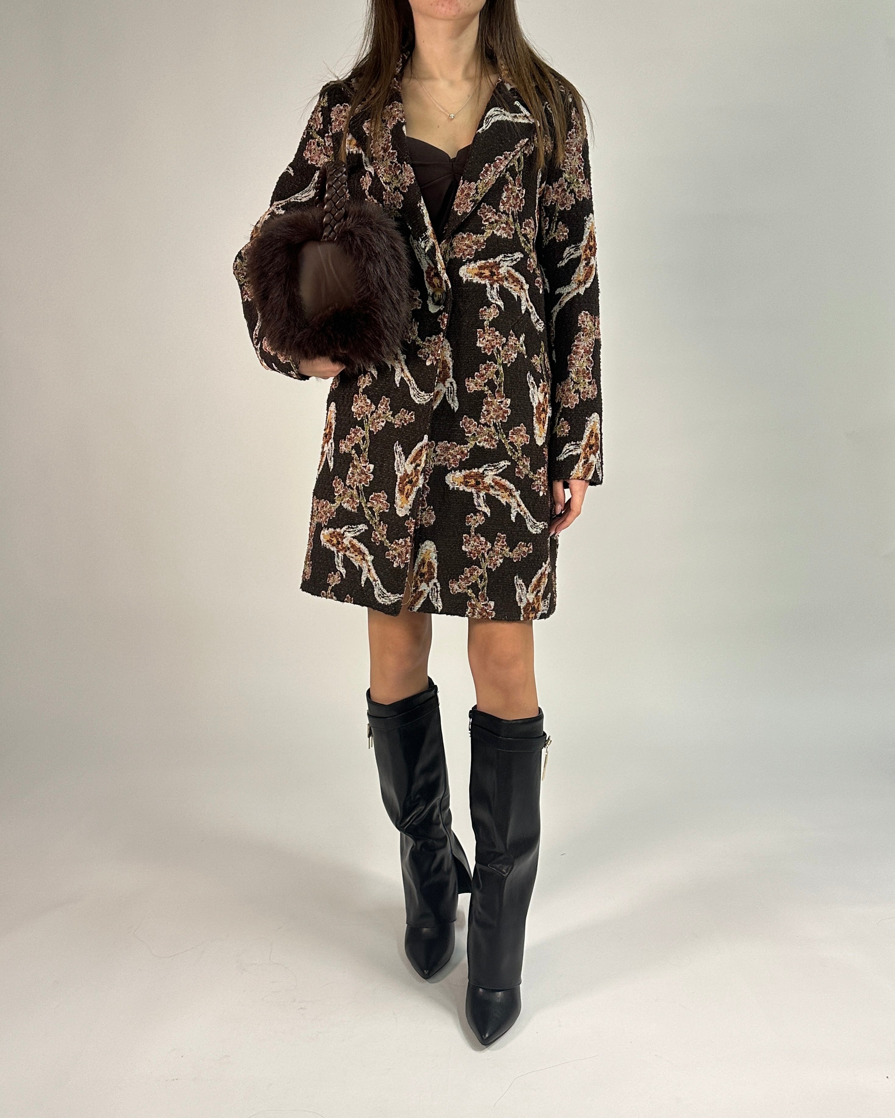 Cappotto Corto con Motivo Floreale e Carpe