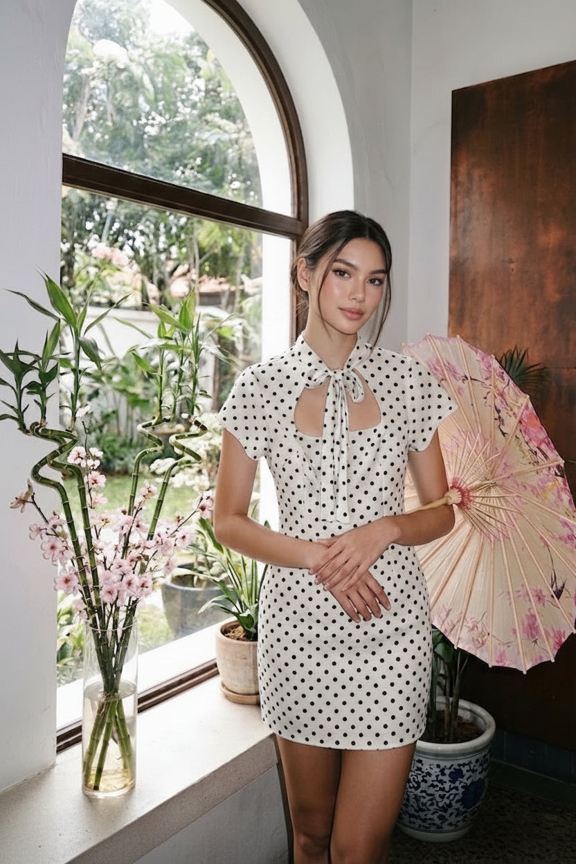 Mini Dress a Pois con Fiocco e Cut-Out