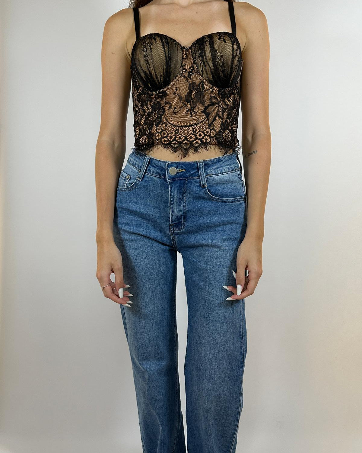 Bustino con Dettaglio Floreale Traforato