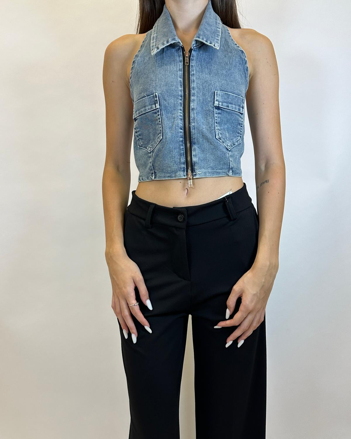 Top Cropped in Denim con Zip e Tasche – Stile Streetwear