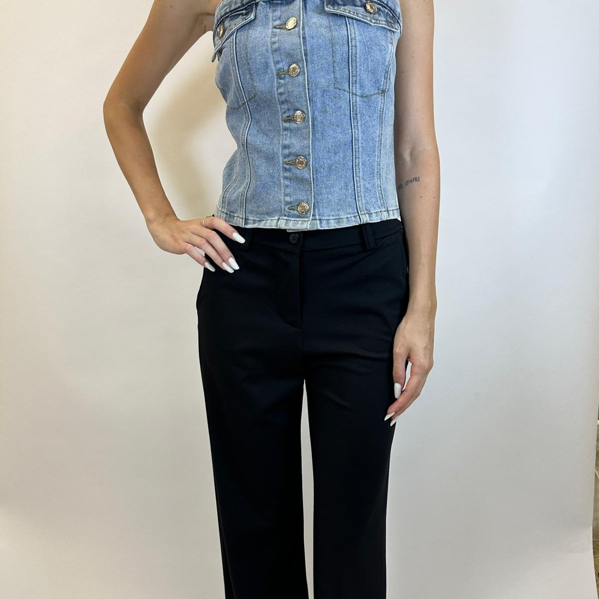 Top Denim Aderente con Bottoni
