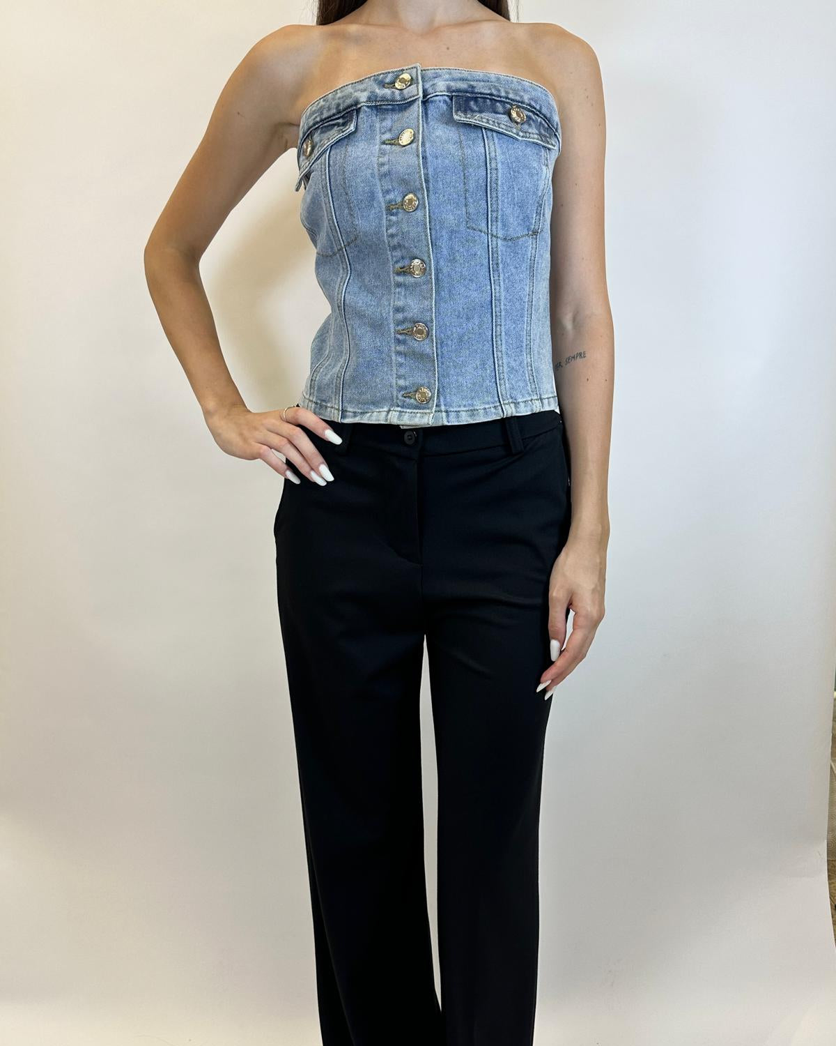 Top Denim Aderente con Bottoni